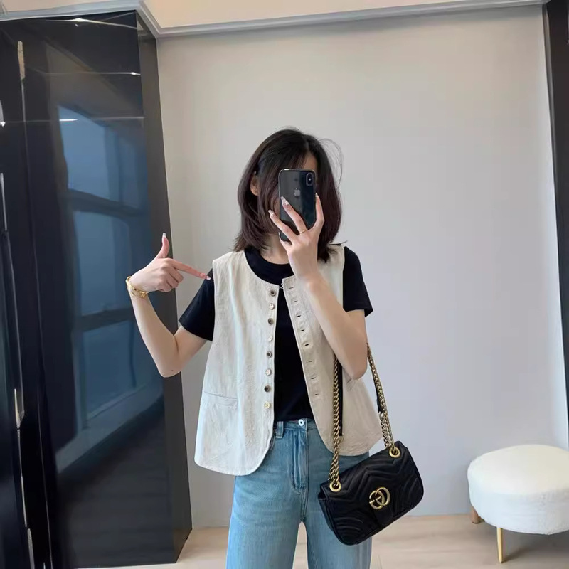 Cloud relief ~ Western style simple all-match wooden buckle cotton and linen vest women's loose slimming sleeveless waistcoat spring and summer