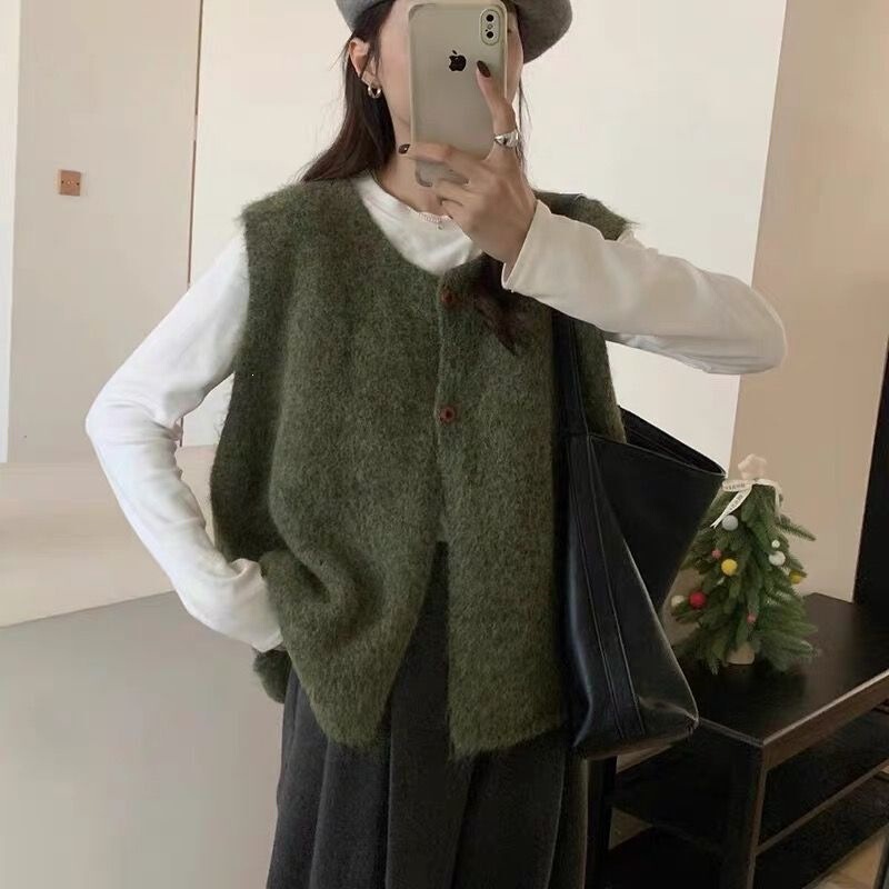 New round-neck coat sweater vest for petite women, Japanese retro style spring knitted vest New round-neck coat sweater vest for petite women, Japanese retro style spring knitted vest