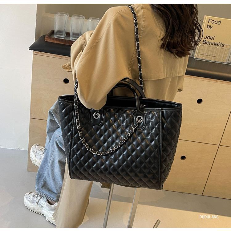 Women's rhombus large capacity women's bag 2024 new chain bag versatile hand held shoulder commuter style tote bag_voghion.com