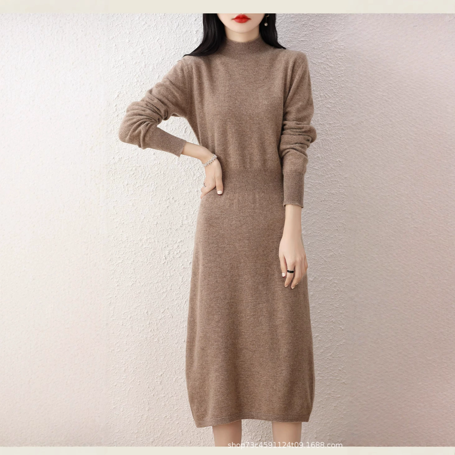 2024 осень и зима чистое шерстяное трикотажное нижнее платье для женщин свободное тонкое пуловер платье для волос на коленях