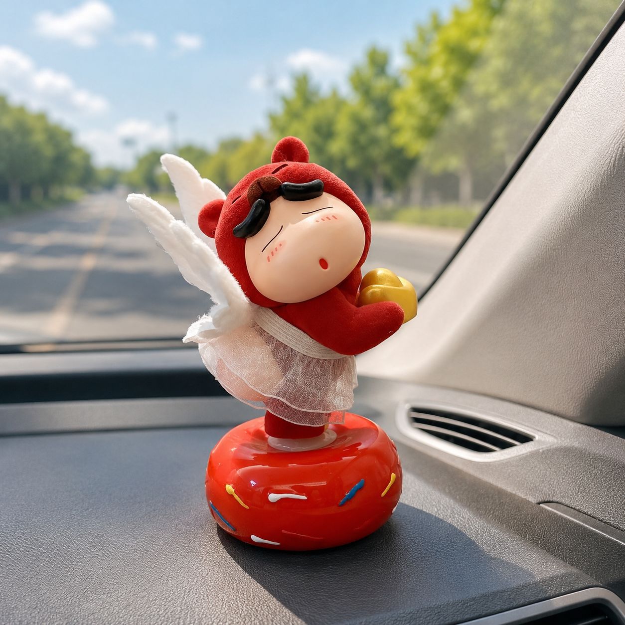 Car Interior Decorations, Rotating Ornaments, Little Angel with Bare Butt, Crayon Shin-Chan, Creative and Cute Car Dashboard Decorations