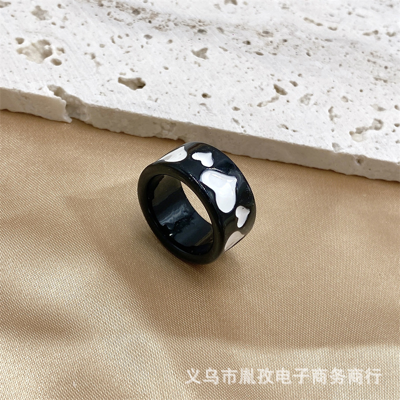 Nueva Corea del Sur ins estilo personalizado hecho a mano aceite goteo encantadora resina acrílico anillo transfronterizo chica lindo anillo