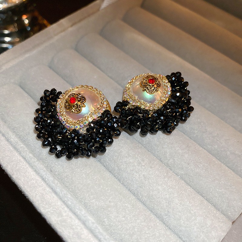 銀の針の黒色の水晶の項の幾何学のピアスの小さい大衆の百合のイヤリングのファッションの気質の軽くて豪華な高級感の耳飾りの卸売り