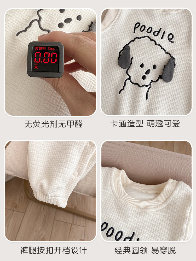 赤ちゃんの春と秋の連体服春の男の赤ちゃんの漫画のストラップのセット