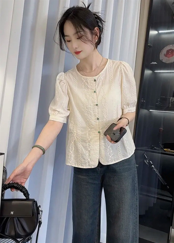 女性の半袖刺繍シャツ 2025 夏の新しい気質フレンチファッションデザイン気質中国風のシャツトップ|undefined