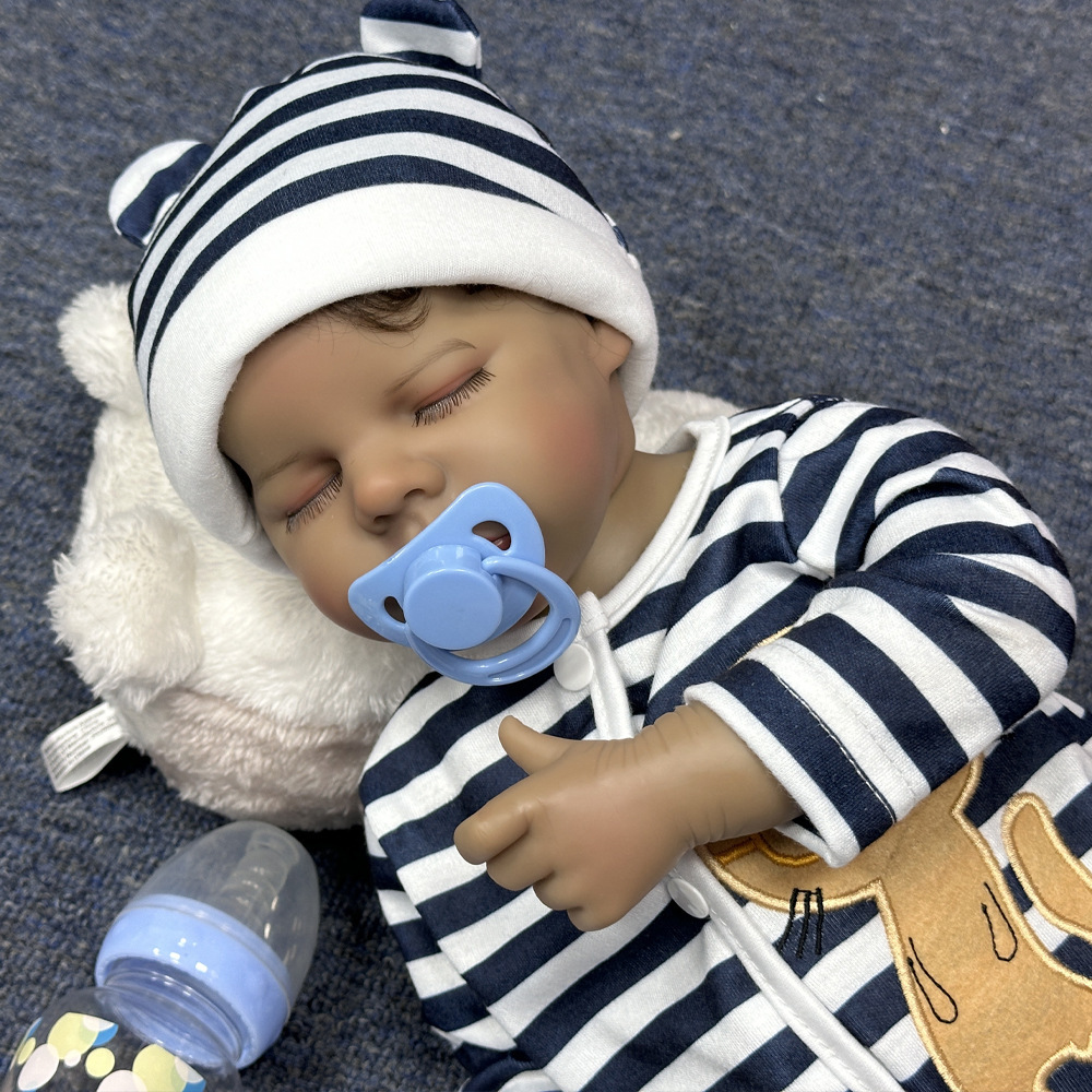 Muñecas de bebé realistas muñecas de goma blando transfronterizas mini muñecas de niños muñecas pesadas fabricantes de muñecas directas Zheng Henghua