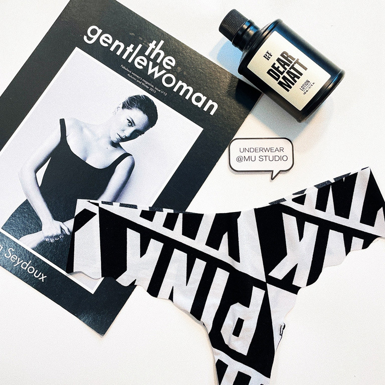 Europa y América Rosa carta amor deportes fitness yoga sin fisuras de seda del hielo sexy ropa interior las mujeres Tanga T Pantalones