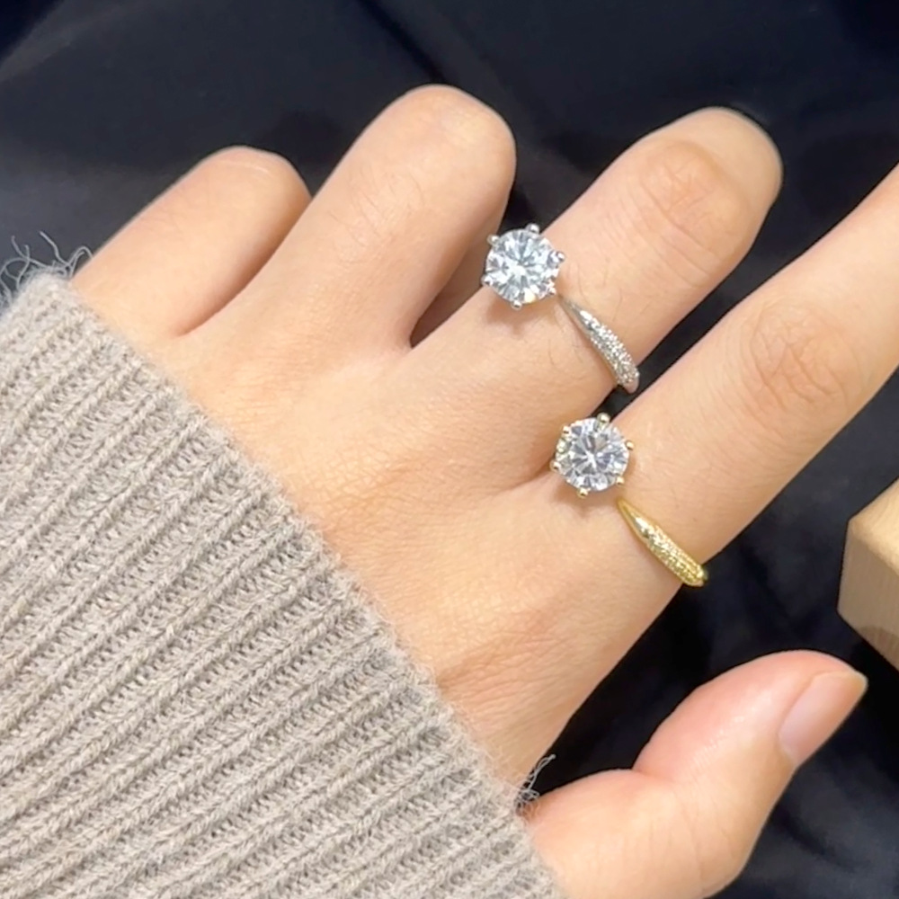 Micro-Inlaid Six-Claw Simulated Diamond Ring for Women, Gold-Plated Copper with Zircon, Light Luxury and Exquisite Proposal Ring, Adjustable Open Ring