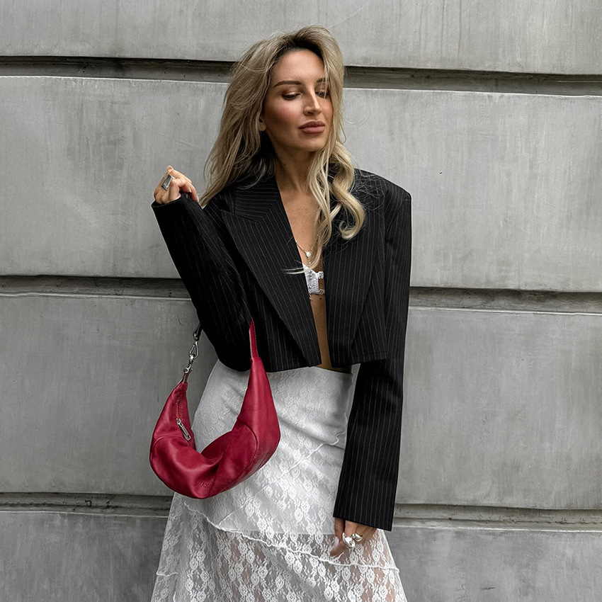 2025秋季新款复古法式黑色条纹小西装女职业时尚短款外套批发女装