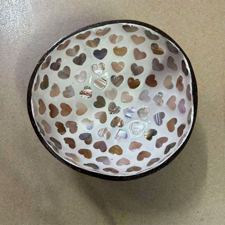 貝殻の彩色のココナッツの殻の碗は特色の民族の風情の食器の碗を象眼して家に飾って碗のタイ式の装飾品を収納します。|undefined