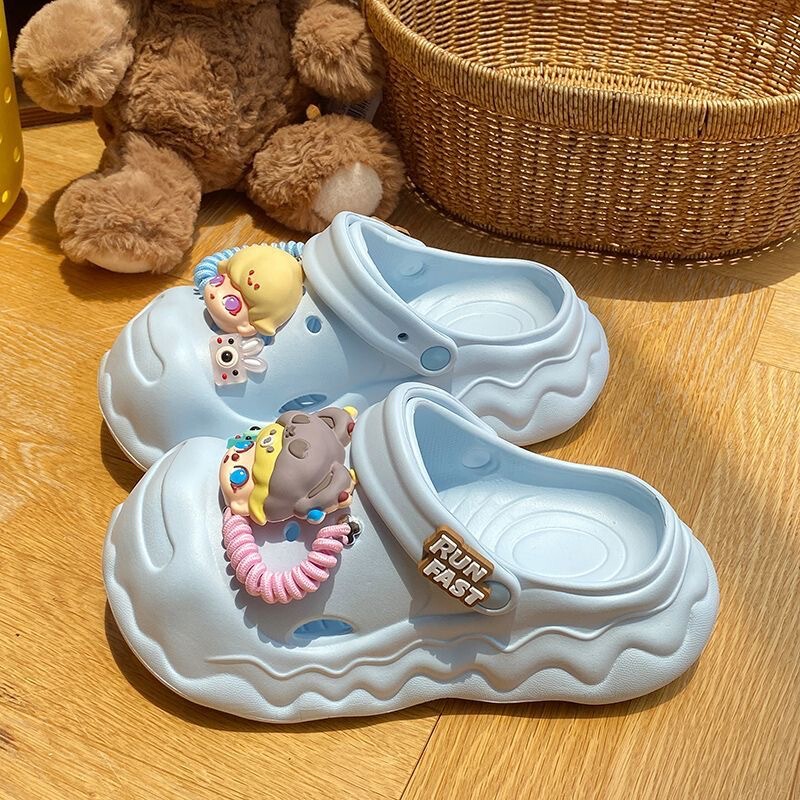 Cute Cartoon Clogs for Women to Wear Outside, Summer Popular Fashionable Thick-Soled Heightening Non-Slip Anti-Odor Toe-Cap Slippers