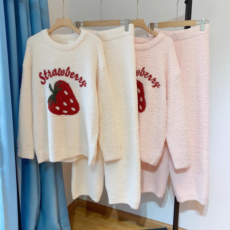 반쪽 벨벳 딸기 잠옷 여성의 가을과 겨울 둥근 목 풀오버 긴 소매 긴 길이 홈 의류 세트 인터넷-유명한 하이 엔드 센스 슬리브