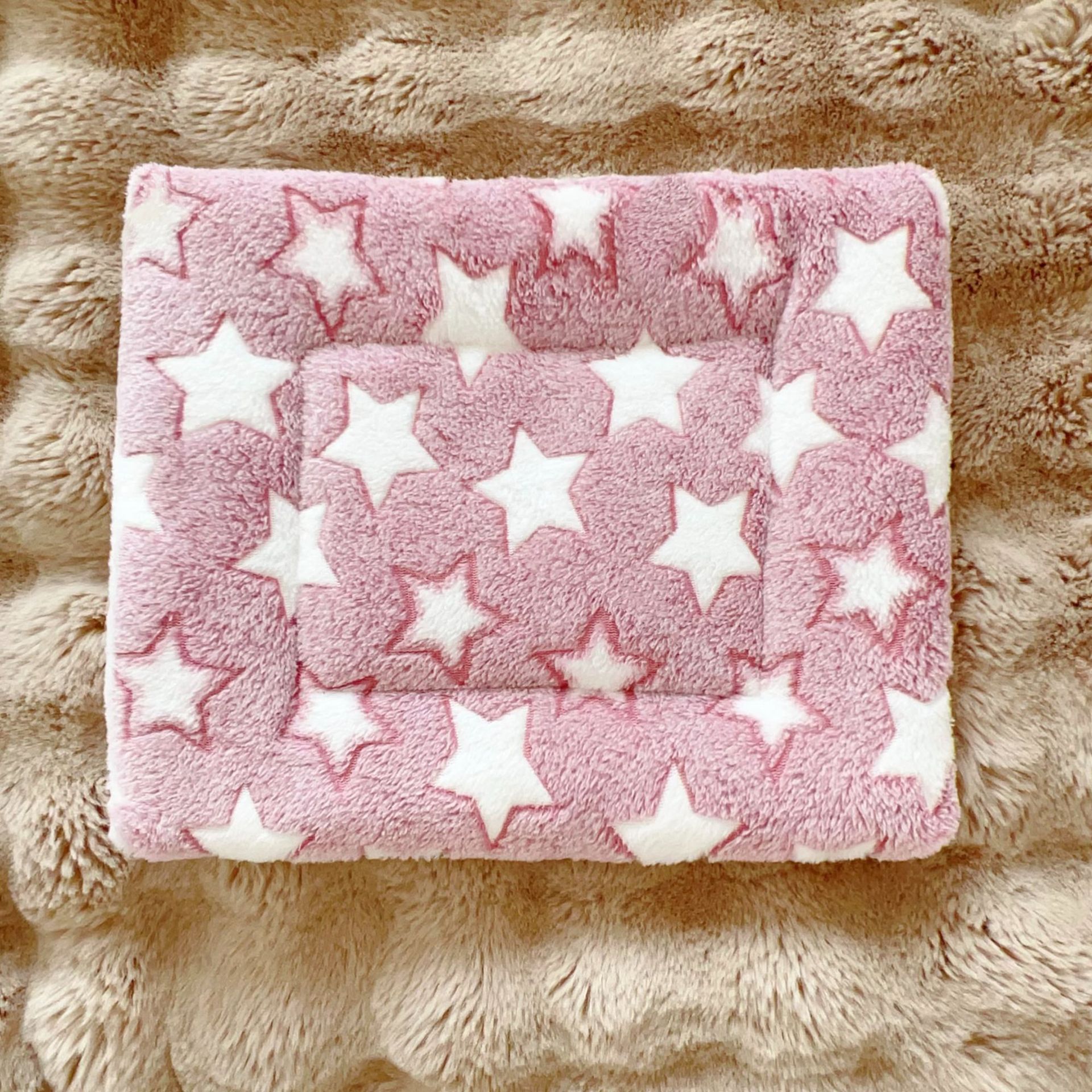 Cojín transfronterizo para mascotas, tapete de franela gruesa, tapete de gato de felpa suave, tapete de invierno para perrera al por mayor