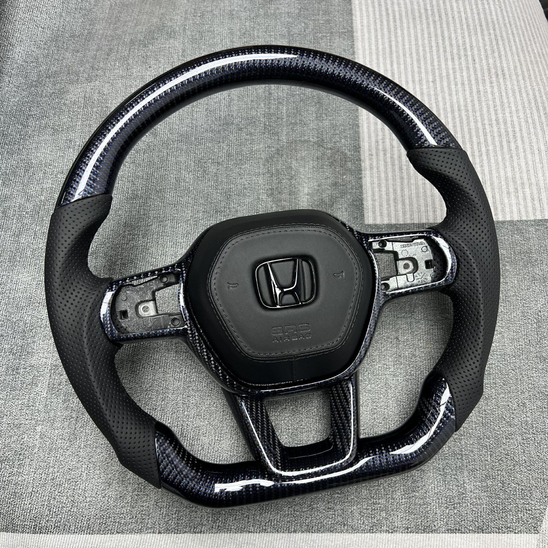 Carbon fiber steering wheel modification customization is suitable for Honda 11th generation Civic car interior steering wheel processing
