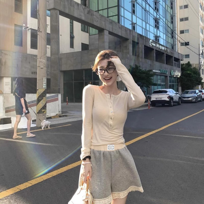 회색 바지