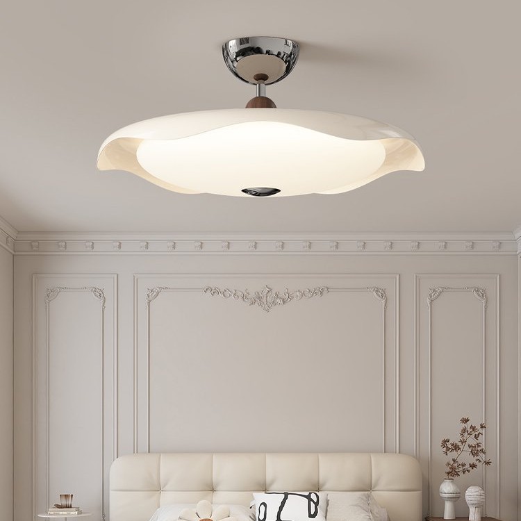 Lámpara de sala de nogal Lámpara de dormitorio de estilo antiguo francés Lámpara de techo de restaurante Lámpara de protección ocular de espectro completo simple cremoso