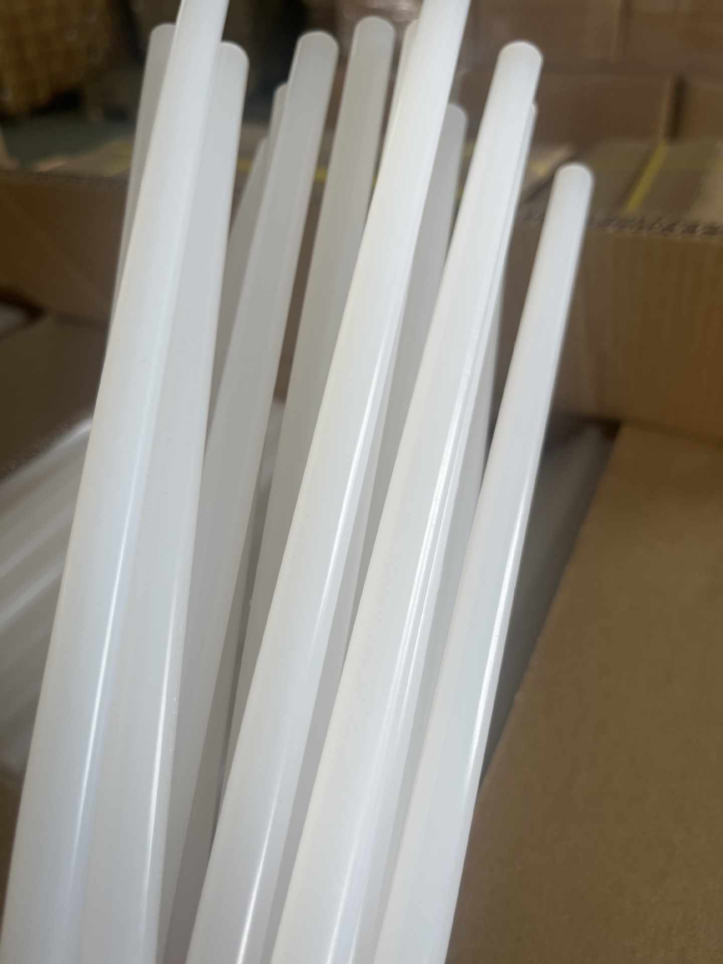 Weiwang barra de pegamento termofusible transparente de curado de alta viscosidad varilla de pegamento de agarre de pegamento 7mm11mm pegamento de resina adhesivo de embalaje al por mayor