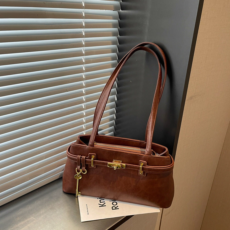 Túi tote nữ quai đeo vai dáng ngang cỡ lớn , chất liệu PU mềm, đựng được nhiều đồ — Gạo trắng, Rượu vang đỏ, màu cà phê, màu nâu chi tiết 20
