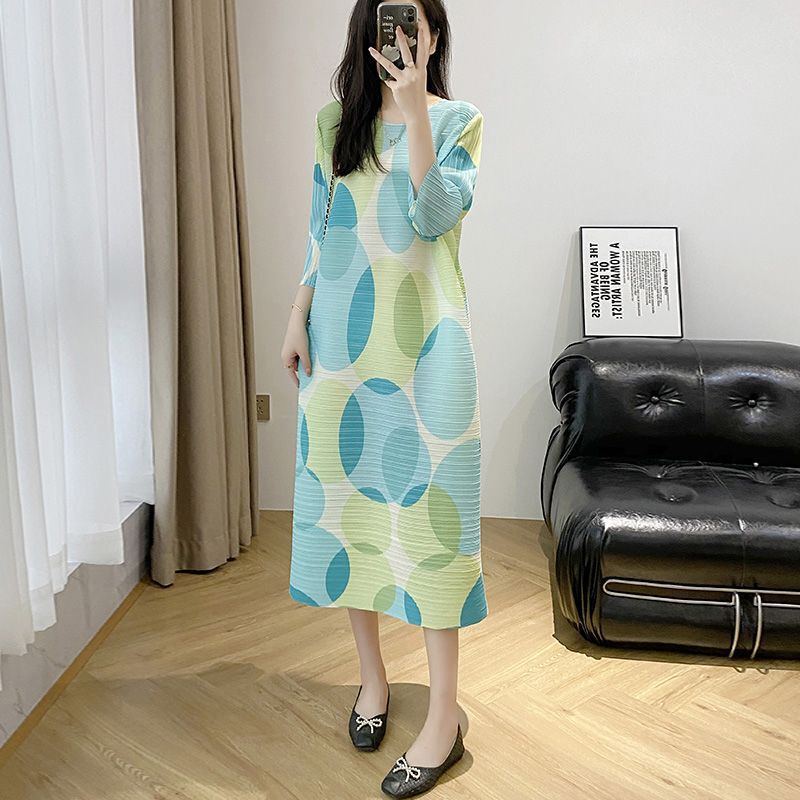 Miyake Pleated Dress 2026 Summer New Style Printed Beach Vacation Loose Plus-Size Women's Clothing for Plus-Size Women and Pregnant Women Miyake Pleated Dress 2026 Summer New Style Printed Beach Vacation Loose Plus-Size Women's Clothing for Plus-Size Women and Pregnant Women
