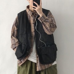 日系レトロ工装馬甲男女秋の薄いカジュアルカップルの多ポケット機能ベストコートが流行している