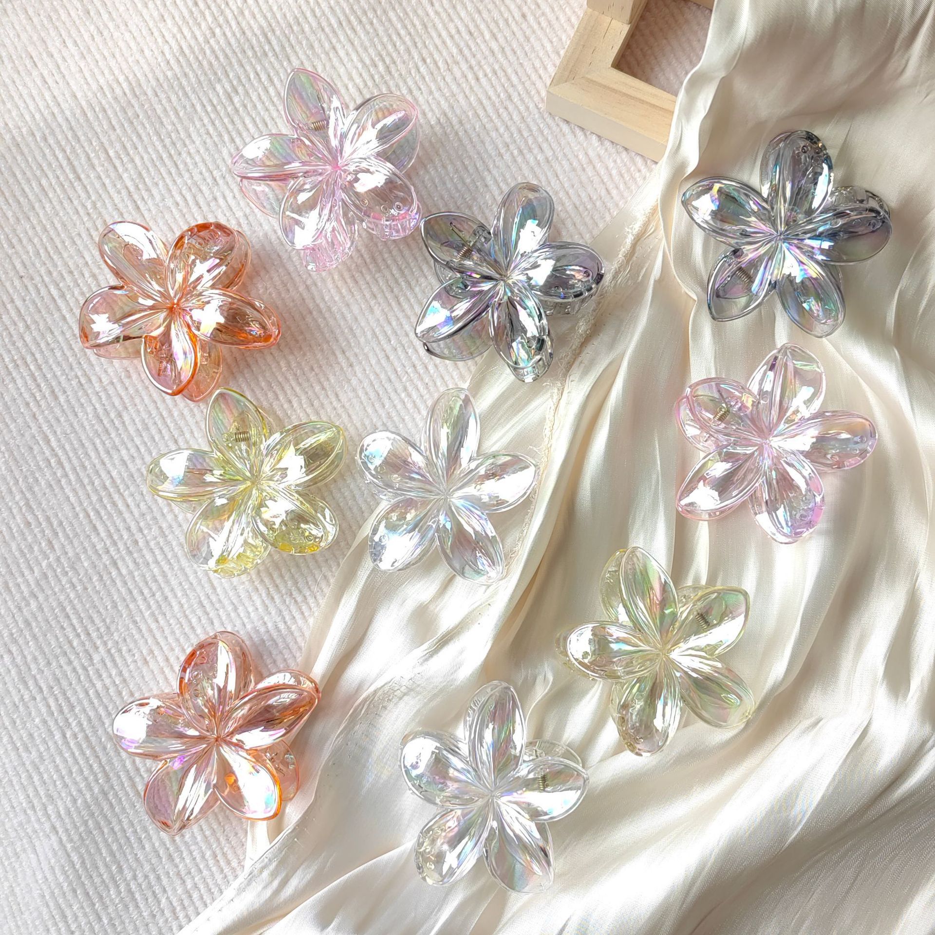 Stoving Varnish Design Simple Style Women's Plumeria Plastic Stoving Varnish Hair Clip