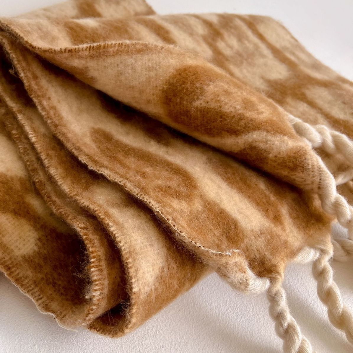 2023 otoño e invierno nuevo gran trenza borla larga chal europeo y americano leopardo círculo hilado engrosada bufanda caliente