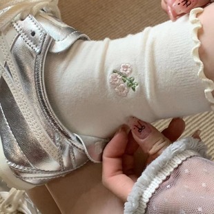 Spring and Summer Flower Pure Color Curled Socks, Cute and Playful Lace Mid-Calf Pile Socks, Cream Color Sweat-Absorbent Socks