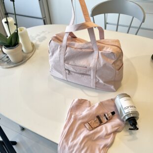 Capacious nylon sports sports bag for traveling, three colors