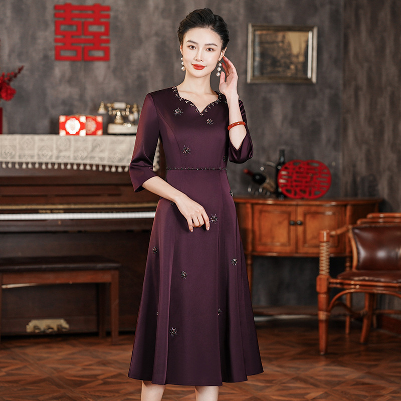 Temperament dress Spring New Women's Mama High-end Lady Cheongsam V-neck dress Temperament dress Spring New Women's Mama High-end Lady Cheongsam V-neck dress