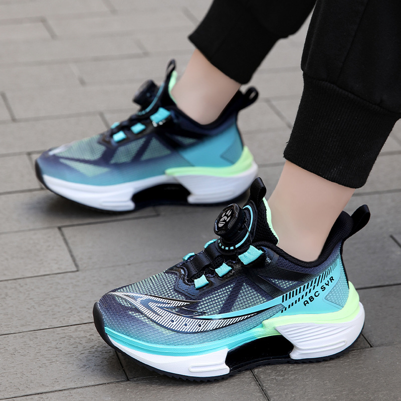 Zapatos para niños primavera-verano 2025 nuevos zapatos de corrida transpirables para niños zapatos casuales para niños mayores