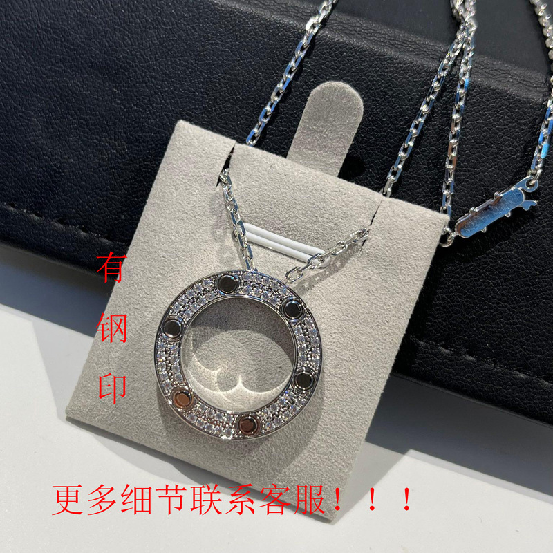 Luxury Necklace with Large Diamond-Studded Pendants, High-End Style, Champagne Gold, Three Diamonds, Six Diamonds, Cnc Artificially Inlaid Diamonds, Finely Crafted Luxury Necklace with Large Diamond-Studded Pendants, High-End Style, Champagne Gold, Three Diamonds, Six Diamonds, Cnc Artificially Inlaid Diamonds, Finely Crafted
