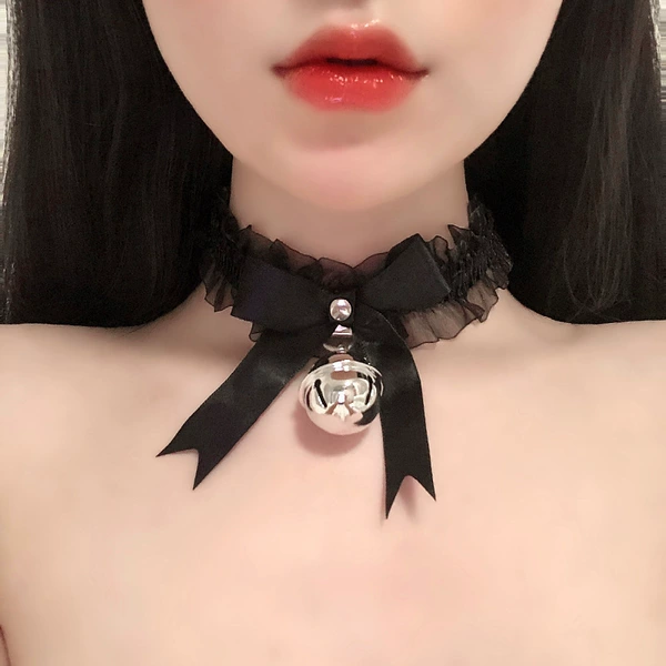 Black small bell, choker