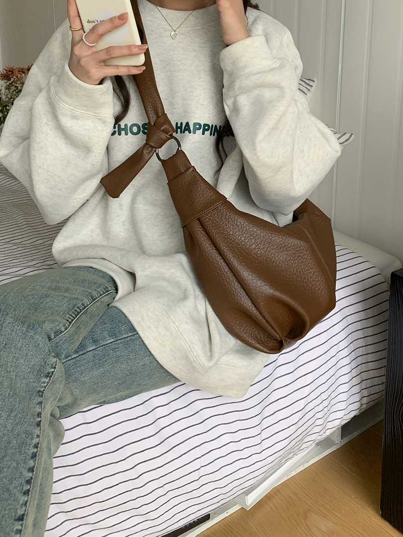 Korean Instagram Large Capacity Soft Leather Folded Dumpling Lazy and Versatile Casual Commuting One Shoulder Crossbody_voghion.com