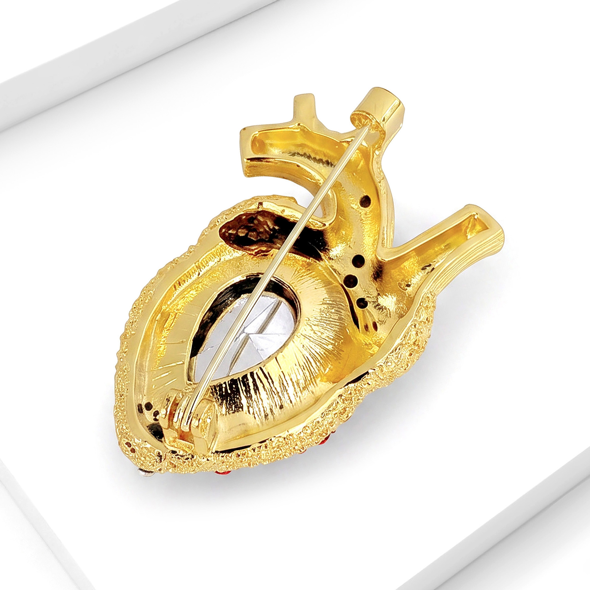 New light luxury alloy enamel heart brooch, creative versatile clothing accessory, direct sale from manufacturer: BR6044