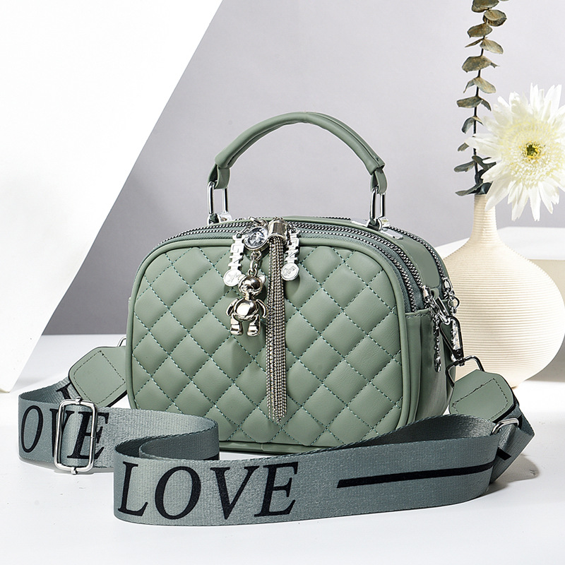 Taizhou bolsos de mujer bolsos de moda diamante bolsos de mano colgantes osos bordas tres capas bolsos de hombro