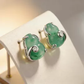 项链;戒指;耳环