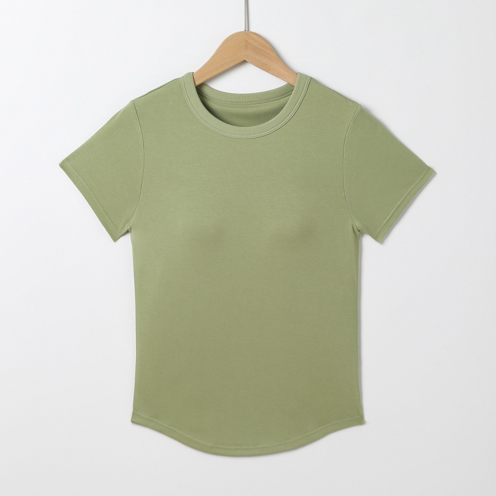 Body-friendly top with cups with a round collar