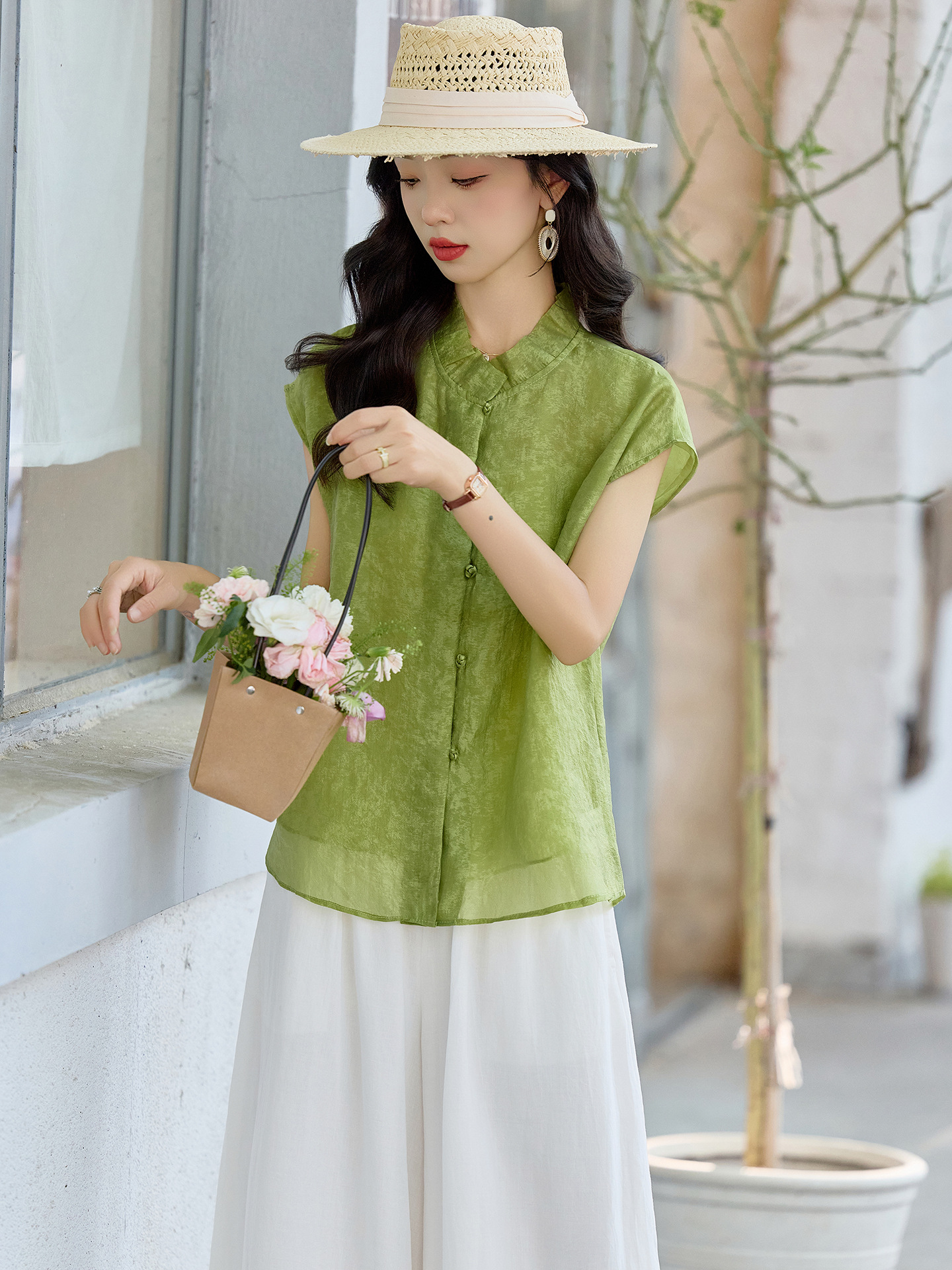 Bộ quần áo hai mảnh mới 2026 mùa hè: áo sơ mi không tay cổ Tàu phối quần ống rộng AH8637 — Màu ảnh