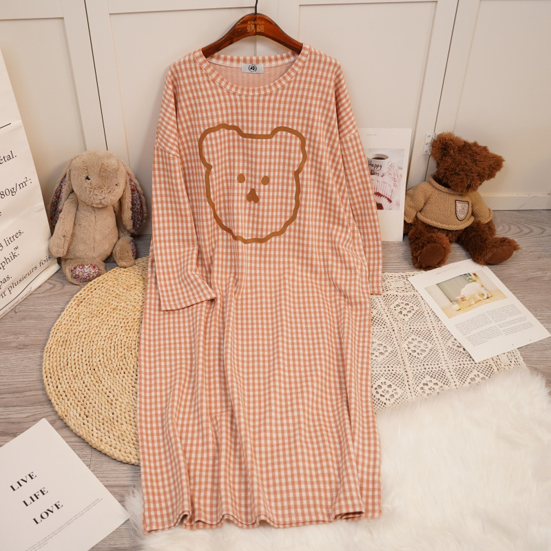 Dibujos animados Rosa oso a rayas nuevo pijama de primavera largo de las mujeres de dibujos animados Rosa oso a rayas camisón de longitud media delgada manga larga