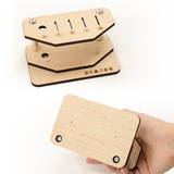 Следите за покрытием крышки задних крышек, ножом, открывающими часами, крышкой, инструментом для обслуживания и технического обслуживания замены батареи.