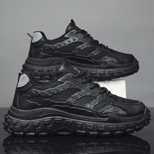 �ڱ�Ь�ж���͸����ĥ����݆̥�׹���Ь��ʿ��ɫ�\�������ϵ���Ь