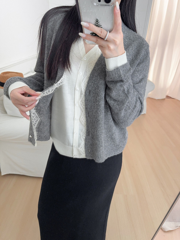 ES羊毛假两件开衫25年秋新品V领蕾丝花边钻扣装饰女针织衫短外套|undefined
