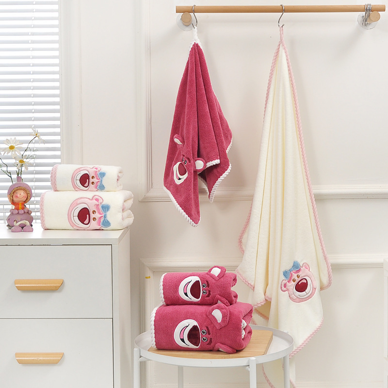 Wholesale Polyester Coral Velvet Strawberry Bear Towel Set Bath Towel Combination Threaded Edge Mother-In-Law Towel Soft and Absorbent