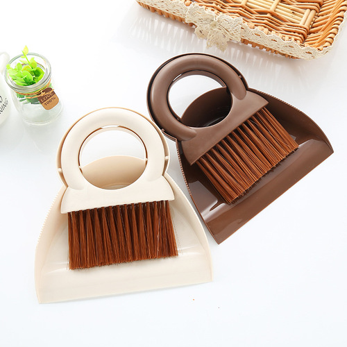 P616 hand-held small broom for sweeping the surface, a small dustpan broom set, a small sweeping board, and a desktop for cleaning the table