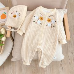 嬰兒秋裝衣服2023新款新生女寶寶連體衣刺繡公主滿月百天哈衣爬服