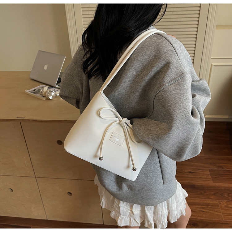 Women's fashion bucket bag 2025 new retro handbag, bow single-shoulder bag, solid color versatile underarm bag undefined
