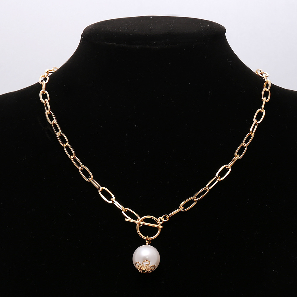 retro metal buckle imitation pearl pendant necklace