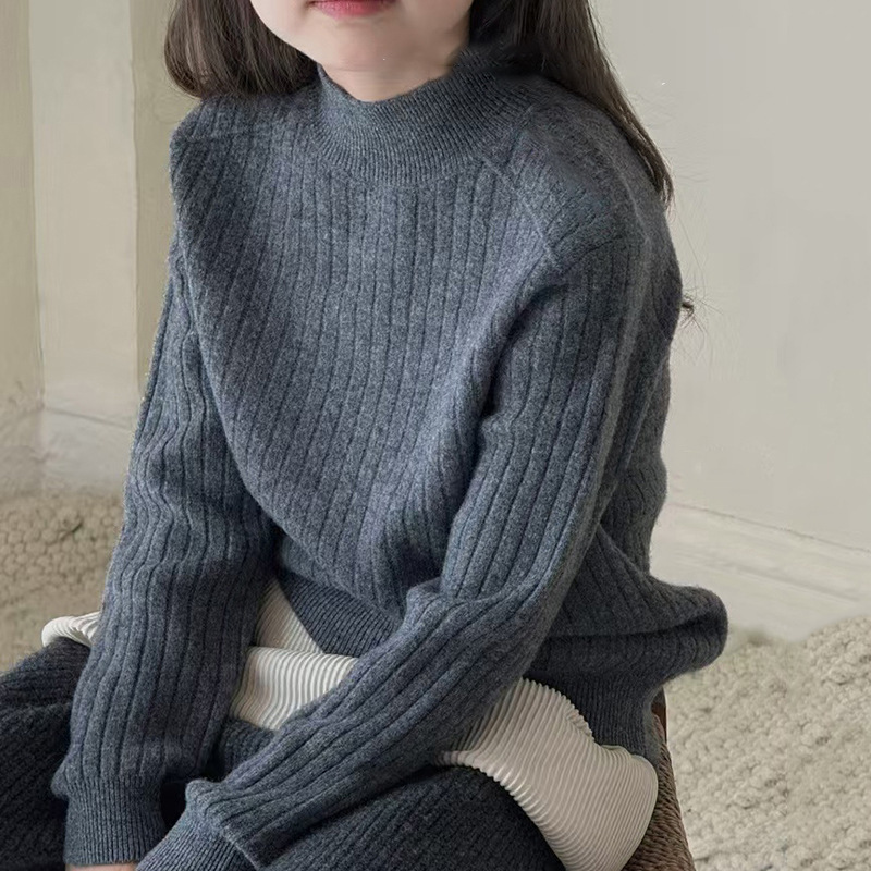 Suéter de ropa infantil otoño e invierno nuevo suéter de lana de niñas de cuello medio alto suéter de punto de estilo extranjero overhead camiseta de fondo de moda
