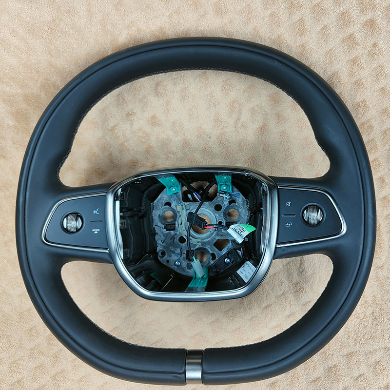 Suitable for Chery vehicles, genuine leather steering wheel with multi-function dual roller buttons, quality guaranteed, 404001307AAB