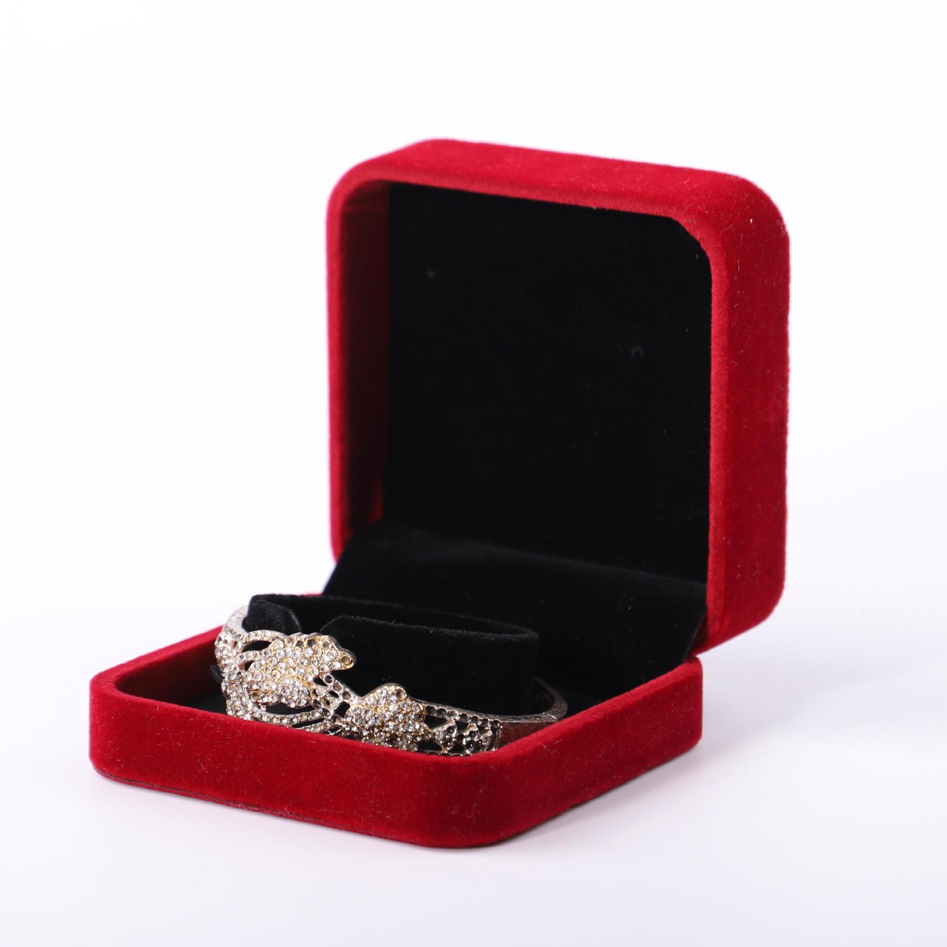 Fuente fábrica venta directa franela joyería caja de embalaje collar pendientes caja de anillo pulsera colgante caja de cadena de mano al por mayor